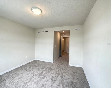 4621 Sparkling Shell Avenue - Photo Thumbnail 29