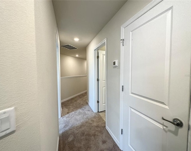 4621 Sparkling Shell Avenue - Photo Thumbnail 26