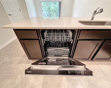 4621 Sparkling Shell Avenue - Photo Thumbnail 37