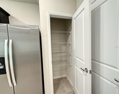 4621 Sparkling Shell Avenue - Photo Thumbnail 32
