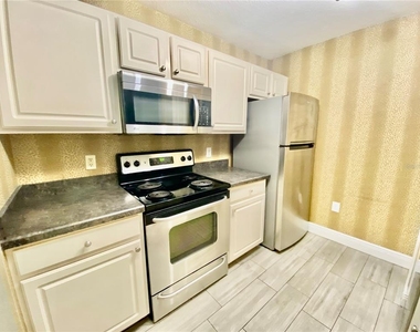 5447 Vineland Road - Photo Thumbnail 23