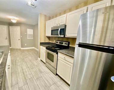 5447 Vineland Road - Photo Thumbnail 24