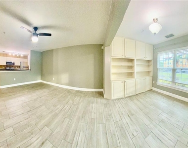 5447 Vineland Road - Photo Thumbnail 19