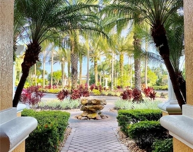 5447 Vineland Road - Photo Thumbnail 4