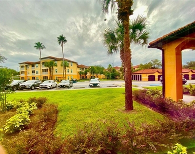5447 Vineland Road - Photo Thumbnail 1