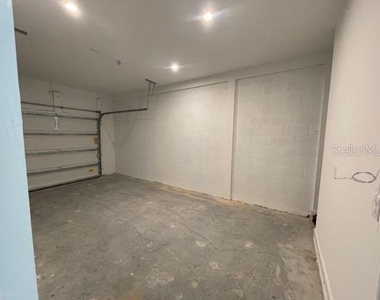 1136 Lakeshore Breeze Place - Photo Thumbnail 11