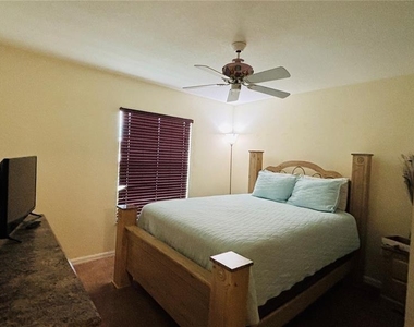 732 Overlook Grove Drive - Photo Thumbnail 17
