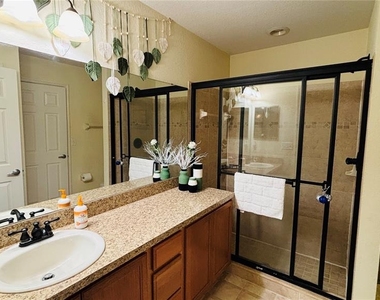 732 Overlook Grove Drive - Photo Thumbnail 12