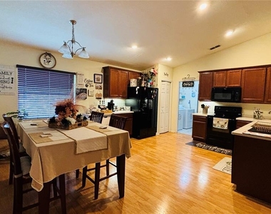 732 Overlook Grove Drive - Photo Thumbnail 5