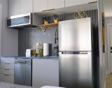 137 N Hollywood Avenue - Photo Thumbnail 23