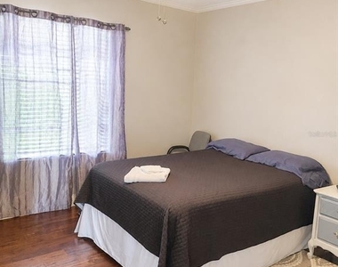 2927 Curving Oaks Way - Photo Thumbnail 6