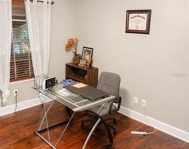 2927 Curving Oaks Way - Photo Thumbnail 4
