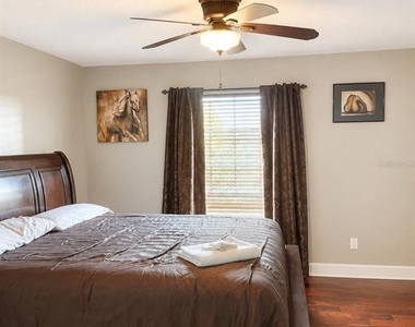 2927 Curving Oaks Way - Photo Thumbnail 2