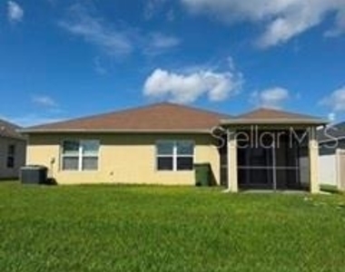 275 Lake Lucerne Way - Photo Thumbnail 12