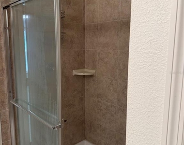 275 Lake Lucerne Way - Photo Thumbnail 7