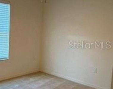 275 Lake Lucerne Way - Photo Thumbnail 9