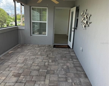 3915 Wine Palm Way - Photo Thumbnail 9