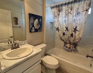 3915 Wine Palm Way - Photo Thumbnail 18