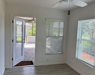 3915 Wine Palm Way - Photo Thumbnail 6