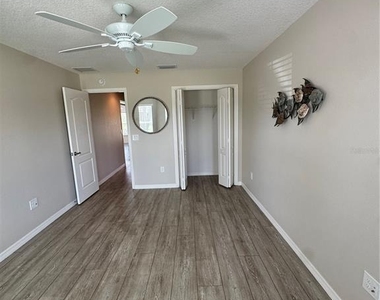 3915 Wine Palm Way - Photo Thumbnail 12