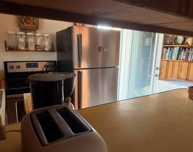 1231 S Central Avenue - Photo Thumbnail 9
