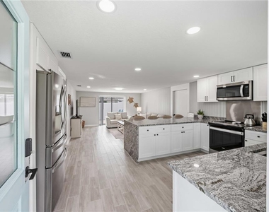 101 Riverview Avenue - Photo Thumbnail 16