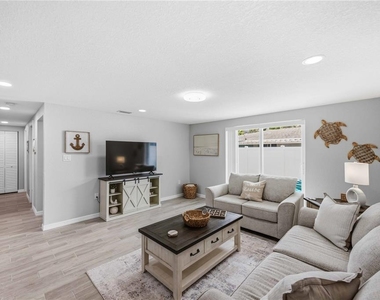 101 Riverview Avenue - Photo Thumbnail 18