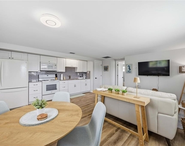 101 Riverview Avenue - Photo Thumbnail 7