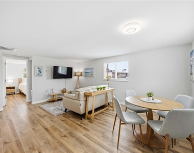 101 Riverview Avenue - Photo Thumbnail 6