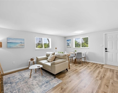 101 Riverview Avenue - Photo Thumbnail 3