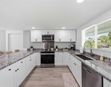 101 Riverview Avenue - Photo Thumbnail 22