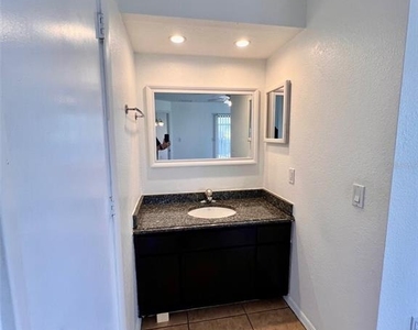 931 Fairfax Terrace Nw - Photo Thumbnail 11