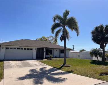 931 Fairfax Terrace Nw - Photo Thumbnail 2