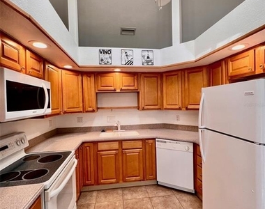 931 Fairfax Terrace Nw - Photo Thumbnail 5