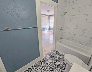 612 26th Street W - Photo Thumbnail 8