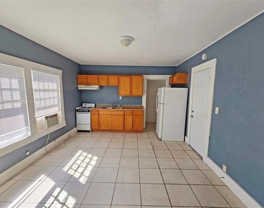 612 26th Street W - Photo Thumbnail 1