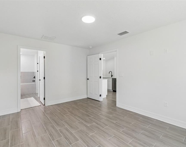 5535 Tevis Terrace - Photo Thumbnail 15