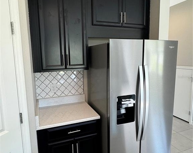 6104 Willowside Street - Photo Thumbnail 16