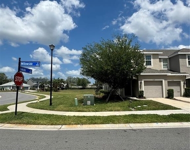 6104 Willowside Street - Photo Thumbnail 6
