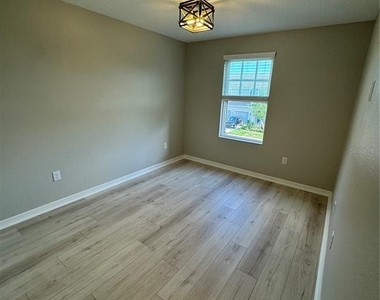6104 Willowside Street - Photo Thumbnail 13