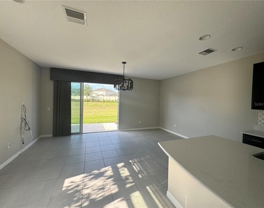 6104 Willowside Street - Photo Thumbnail 3