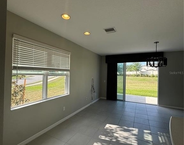 6104 Willowside Street - Photo Thumbnail 2