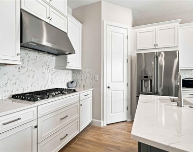 10463 Eclipse Street - Photo Thumbnail 12