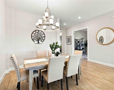 10463 Eclipse Street - Photo Thumbnail 6