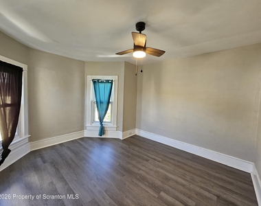 2510 Boulevard Avenue - Photo Thumbnail 7