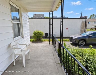 2510 Boulevard Avenue - Photo Thumbnail 1