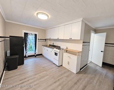 2510 Boulevard Avenue - Photo Thumbnail 3