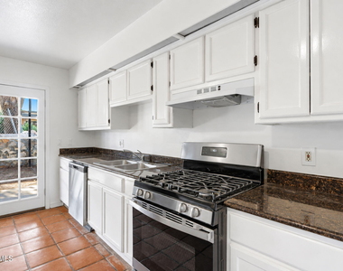 201 Mulberry Avenue - Photo Thumbnail 11