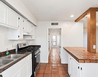 201 Mulberry Avenue - Photo Thumbnail 9