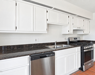 201 Mulberry Avenue - Photo Thumbnail 12